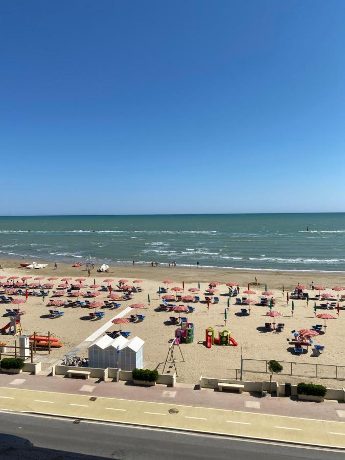 Gfh - Hotel Spiaggia D'Oro Марота Екстериор снимка